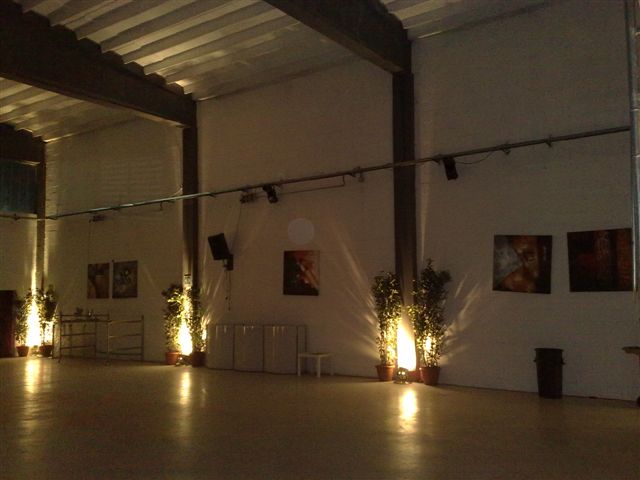 Expostudios: location per eventi aziendali di 350mq a Rho nelle vicinanze di Fiera Milano. Adatta per showroom, sfilate, sessioni di photoshooting, come set per videoclip, presentazioni di prodotti, car clinique.