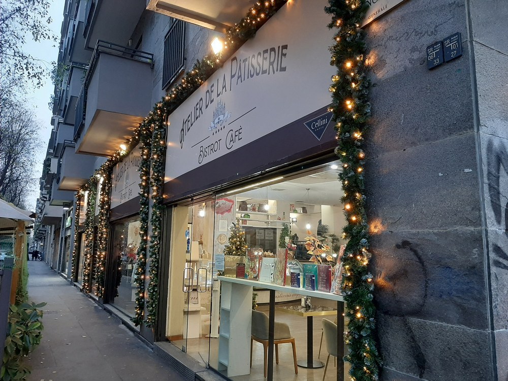 Noleggio Ghirlanda verde circa 4 m, con luci calde 24v a Milano
