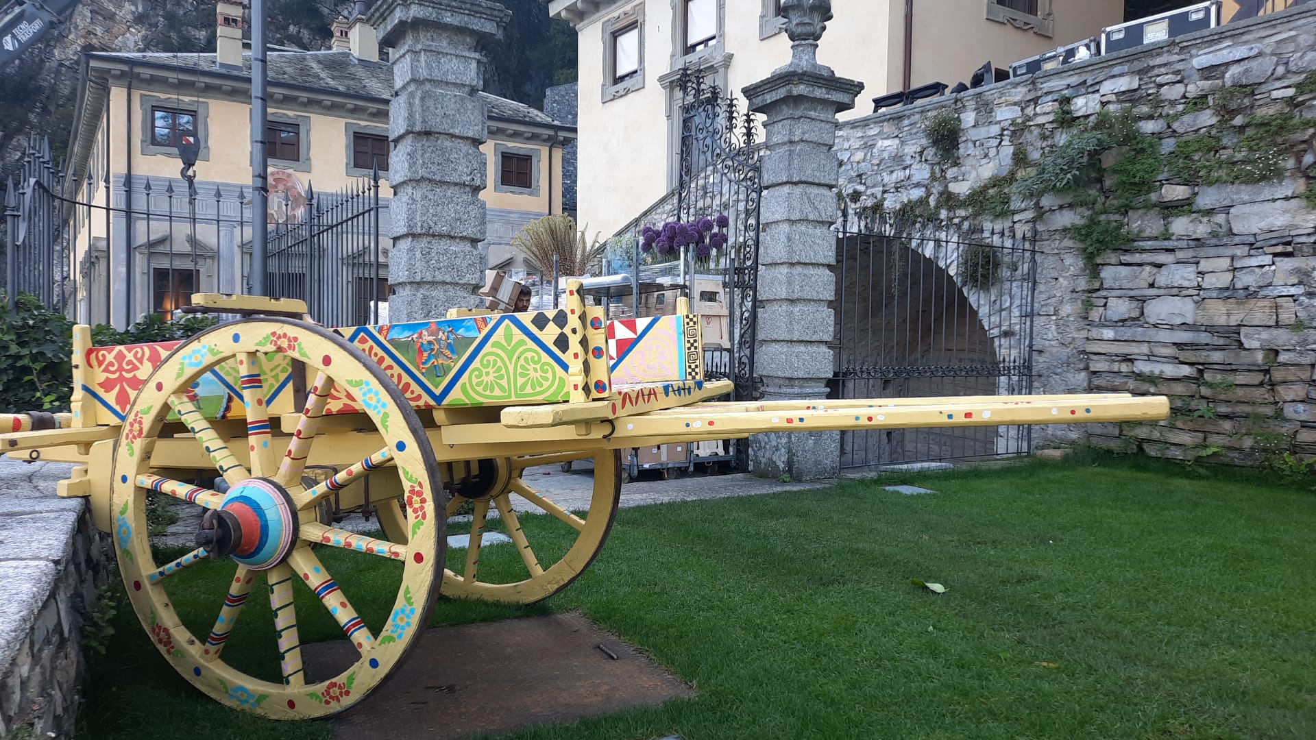 Carretto in legno in stile siciliano 