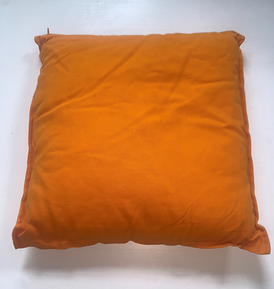 cuscino arancione chiaro