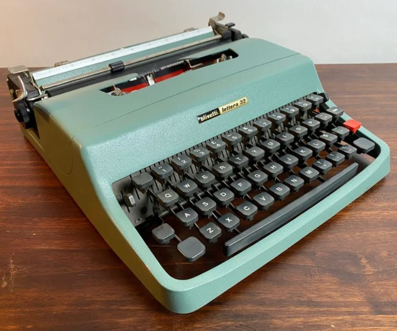 Macchina da scrivere Vintage Olivetti32