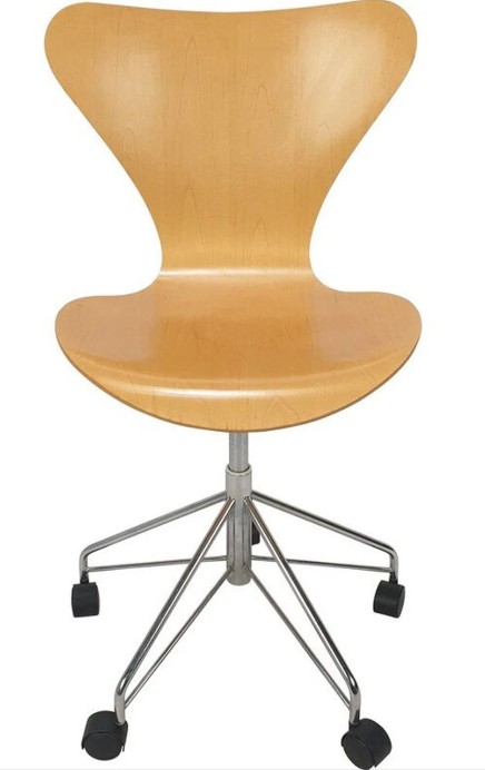 Sedia girevole in legno design Fritz Hansen